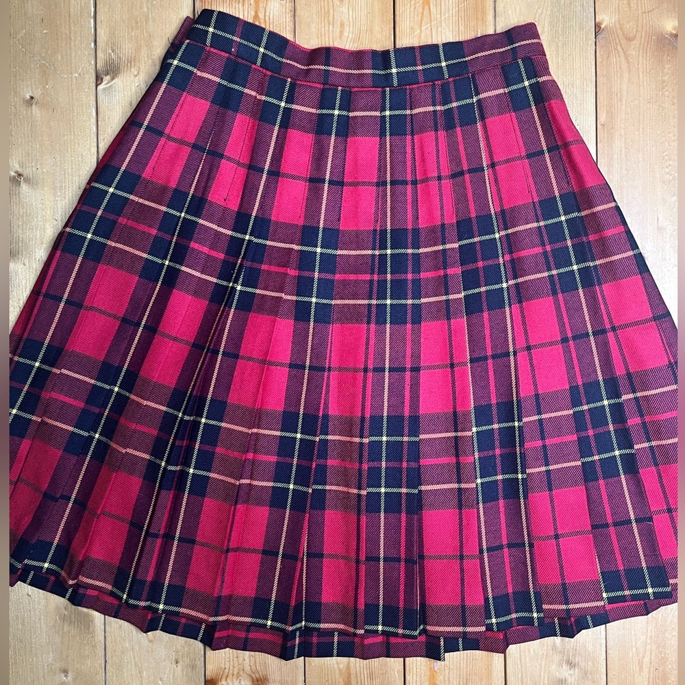 Vintage Clifford & Wills Pleated Red Wool Mini Skirt Sz 2